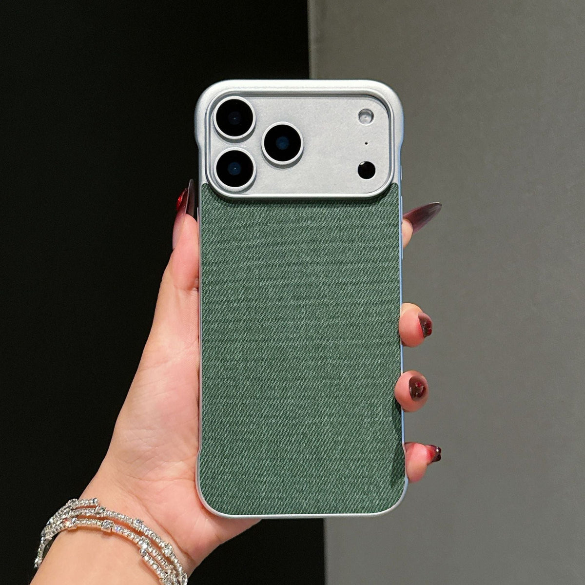 ZEERA LinenAir フレームレスケース (iPhone 18 Pro / 18 Pro Max / iPhone Air / iPhone 17 / 16 / 15 / 14 シリーズ用)
