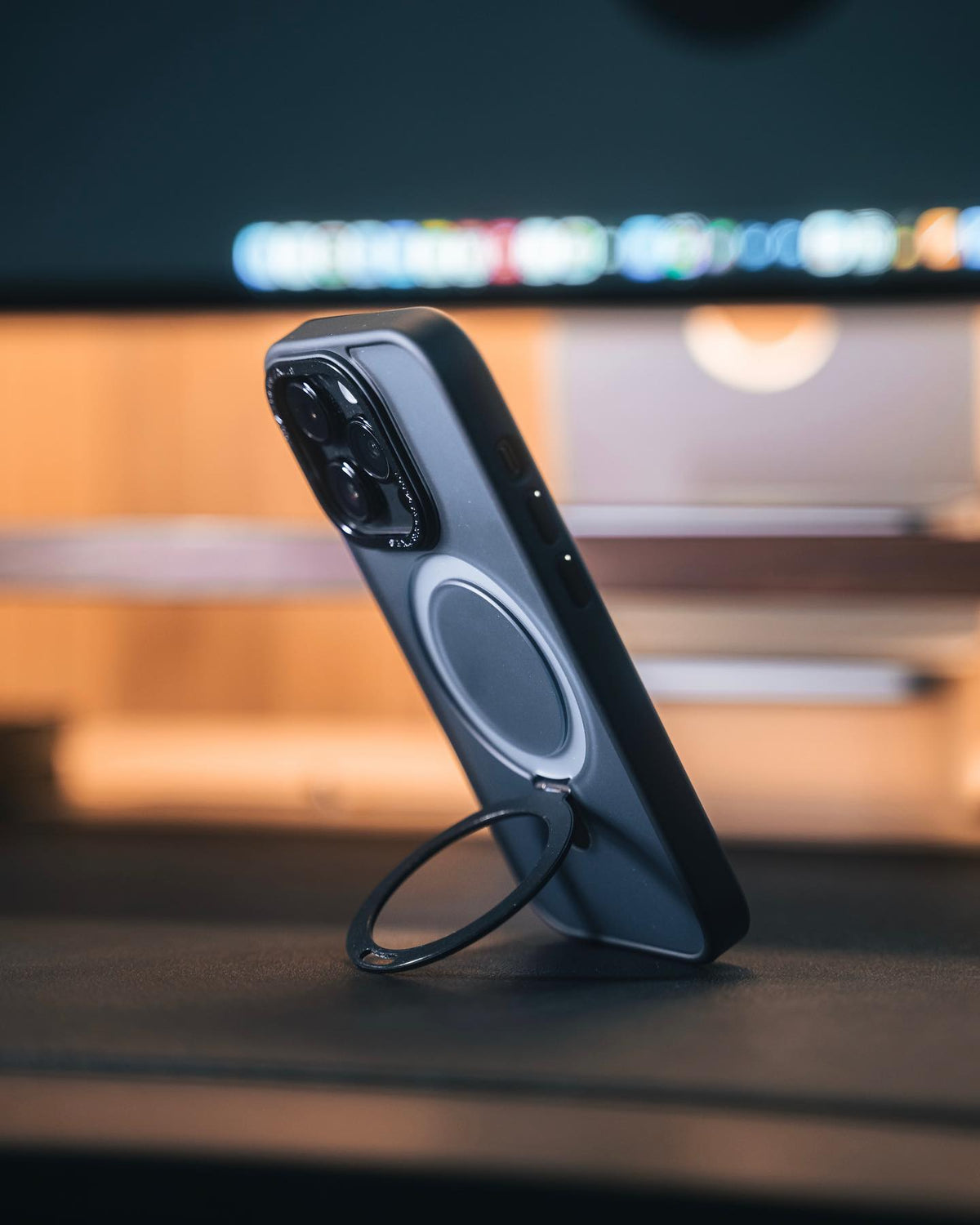 ZEERA MagStand Pro：リングホルダー付き最高の MagSafe キックスタンドケース
