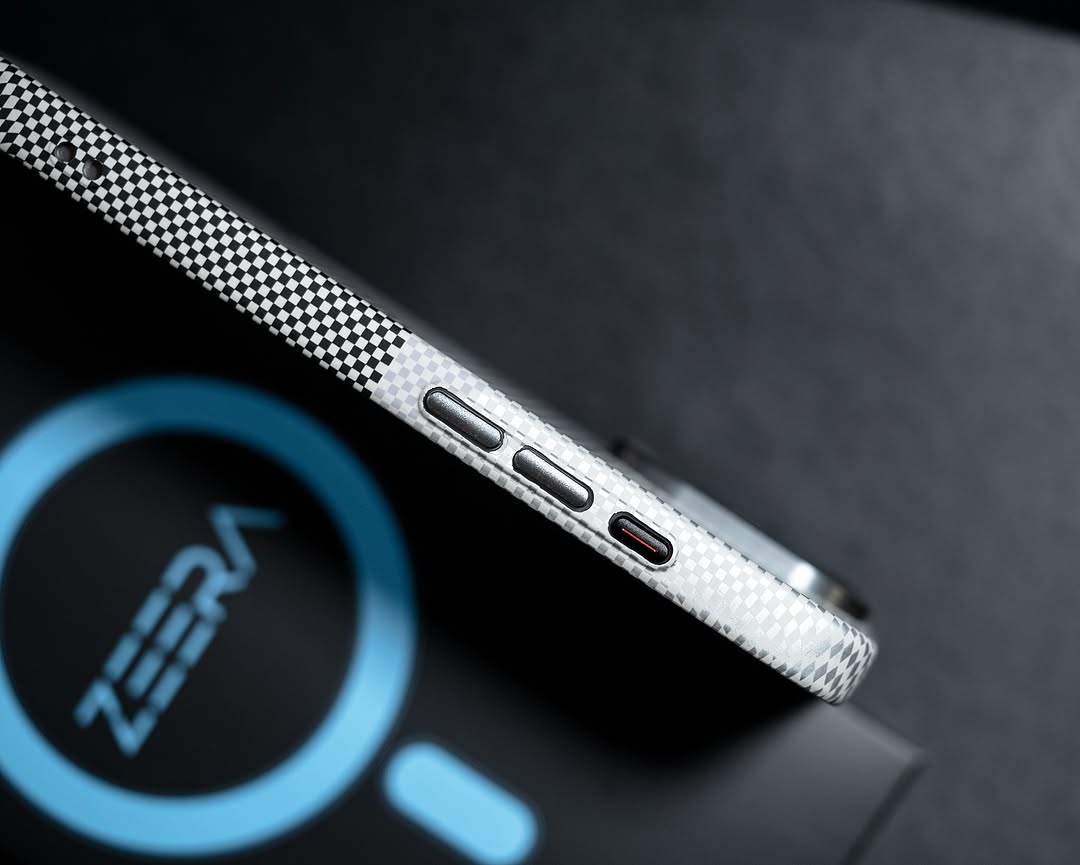 ZEERA MagPixel Pro: 印象的なピクセルマウンテンデザインのプレミアムマグセーフケース