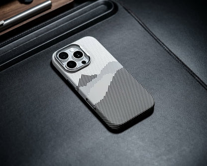 ZEERA MagPixel Pro: 印象的なピクセルマウンテンデザインのプレミアムマグセーフケース
