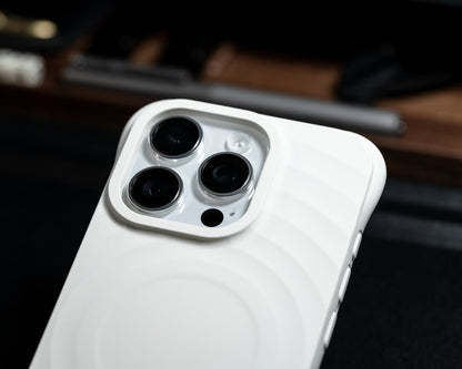 ZEERA MagRipple Pro: iPhone 17 Air, iPhone 17 Pro Max用リップルデザインマグセーフケース