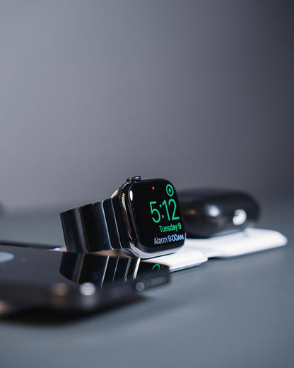 ZEERA MegFold: Weltweit portabelstes 3-in-1 faltbares MagSafe Reise-Wireless-Ladegerät für iPhone 15, Apple Watch & AirPods